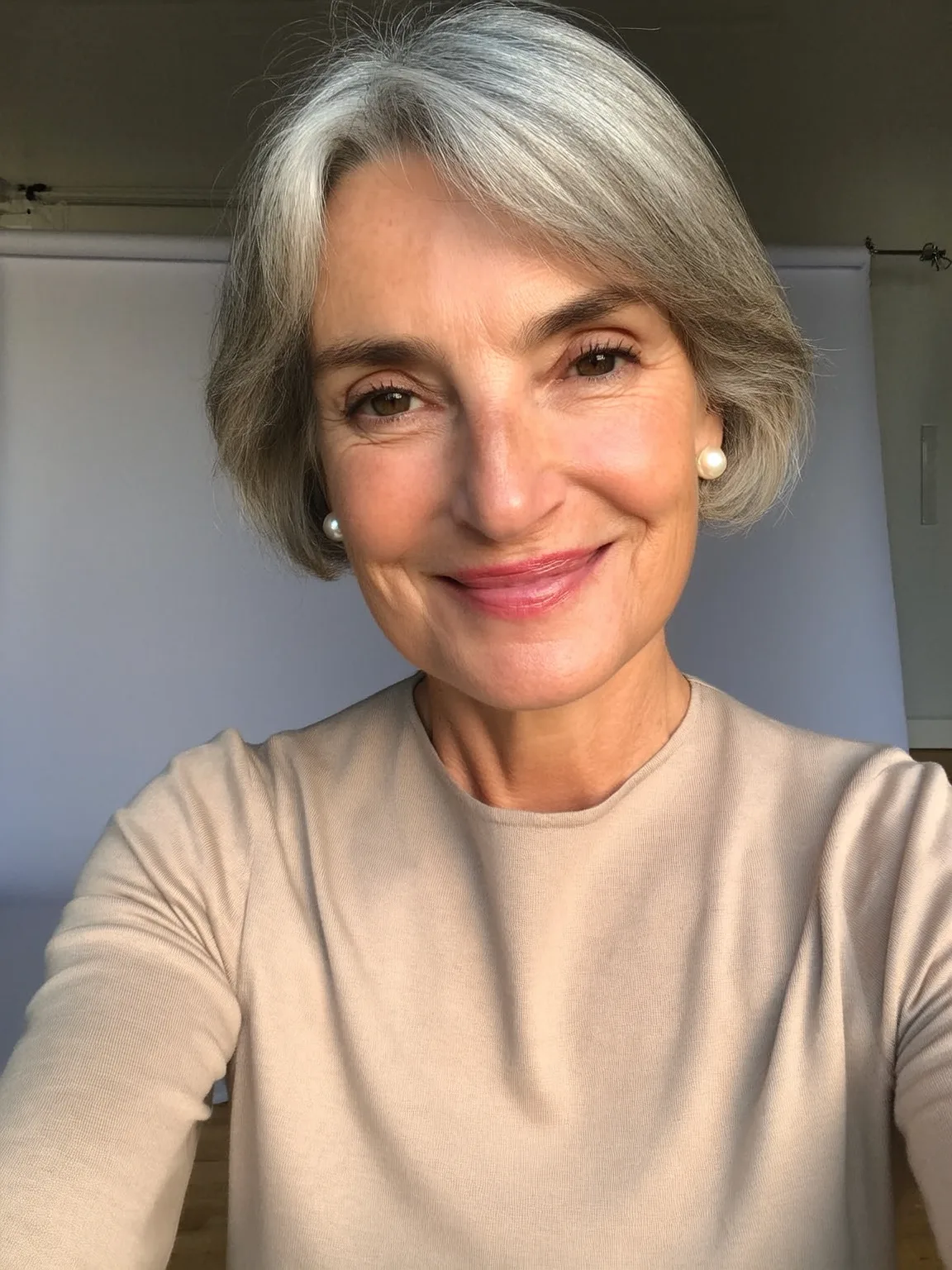 Graduated Bob in Silver Gray with Side Bangs